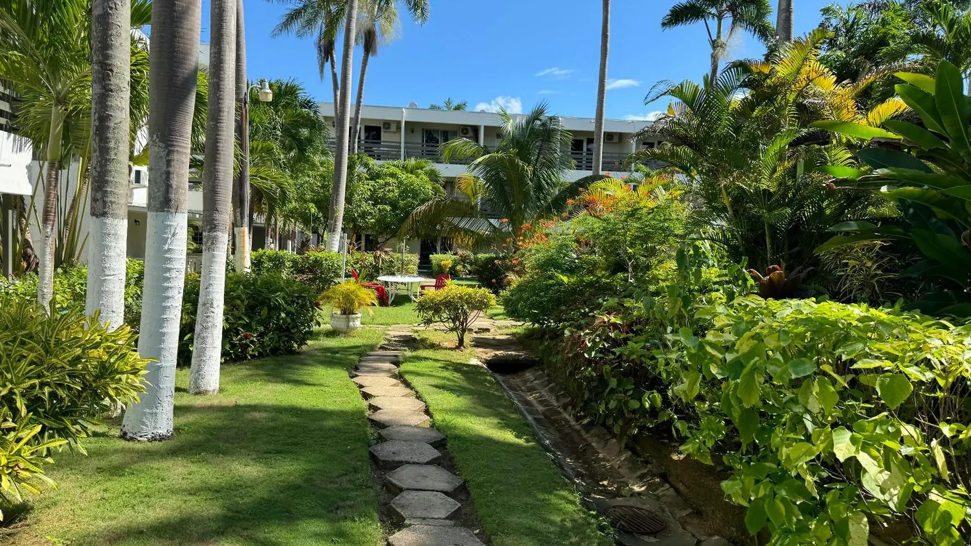 Marriott White Sands, Beachfront Condo At Negril Beach Club Appartement